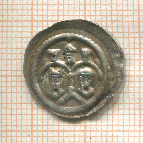 Брактеат. Магдебург. 1235-1254 гг.