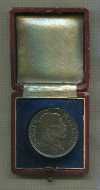 Медаль "85 лет со дня рождения Томаса Масарика" Чехословакия. На гурте клеймо "987" В оригинальном футляре 1935г