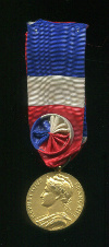Золотая медаль министерства труда. Франция