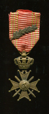 Военный крест 1914-1918 гг. с бронзовой пальмовой ветвью. Бельгия